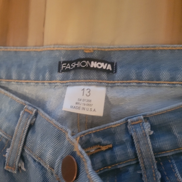Fashion Nova Baggy Ripped Jeans - Picture 7 of 12